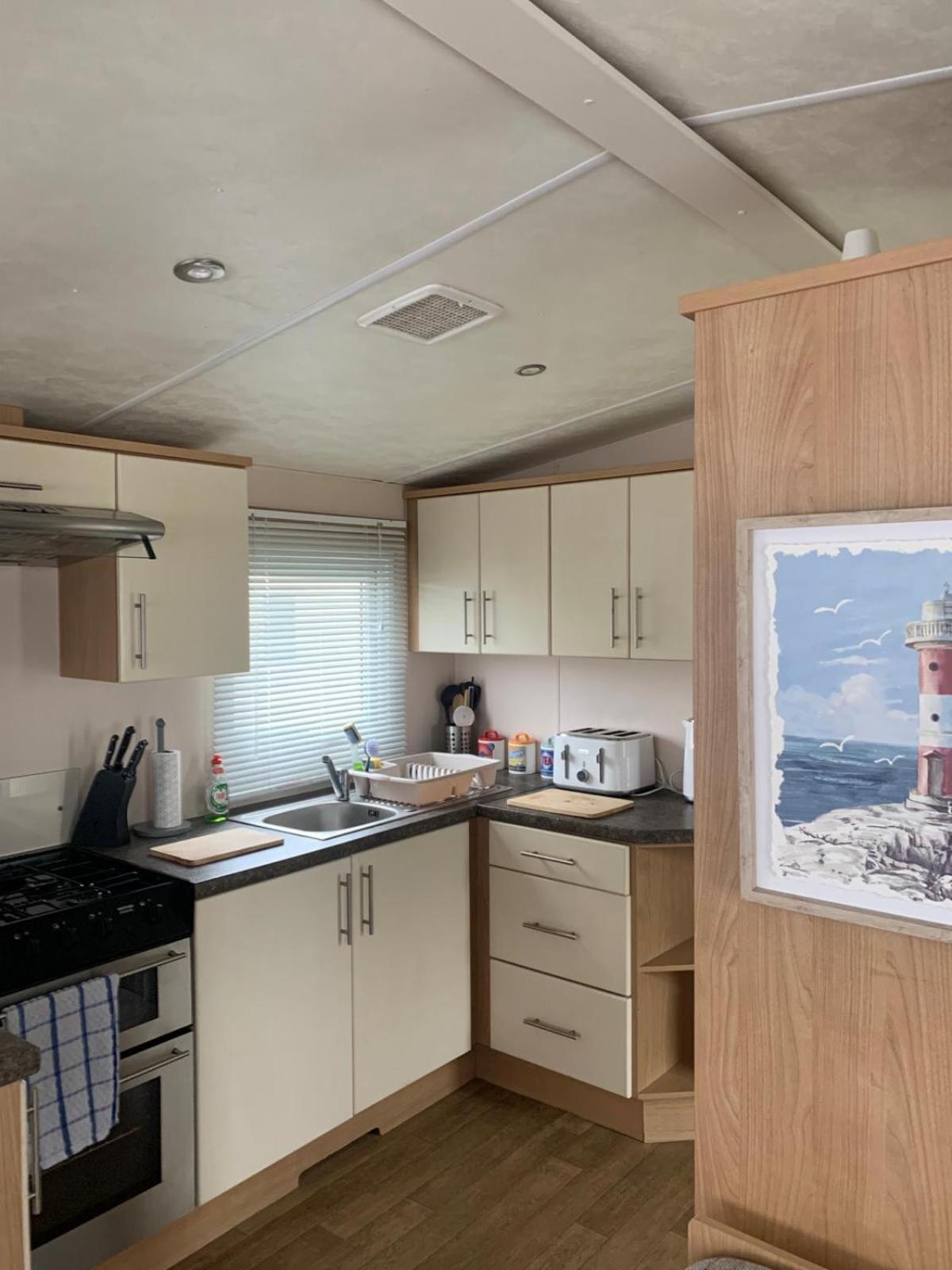 Phoenix Caravan Hire, Trecco Bay Porthcawl Exterior foto